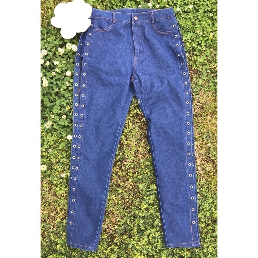 Open side seam jeans